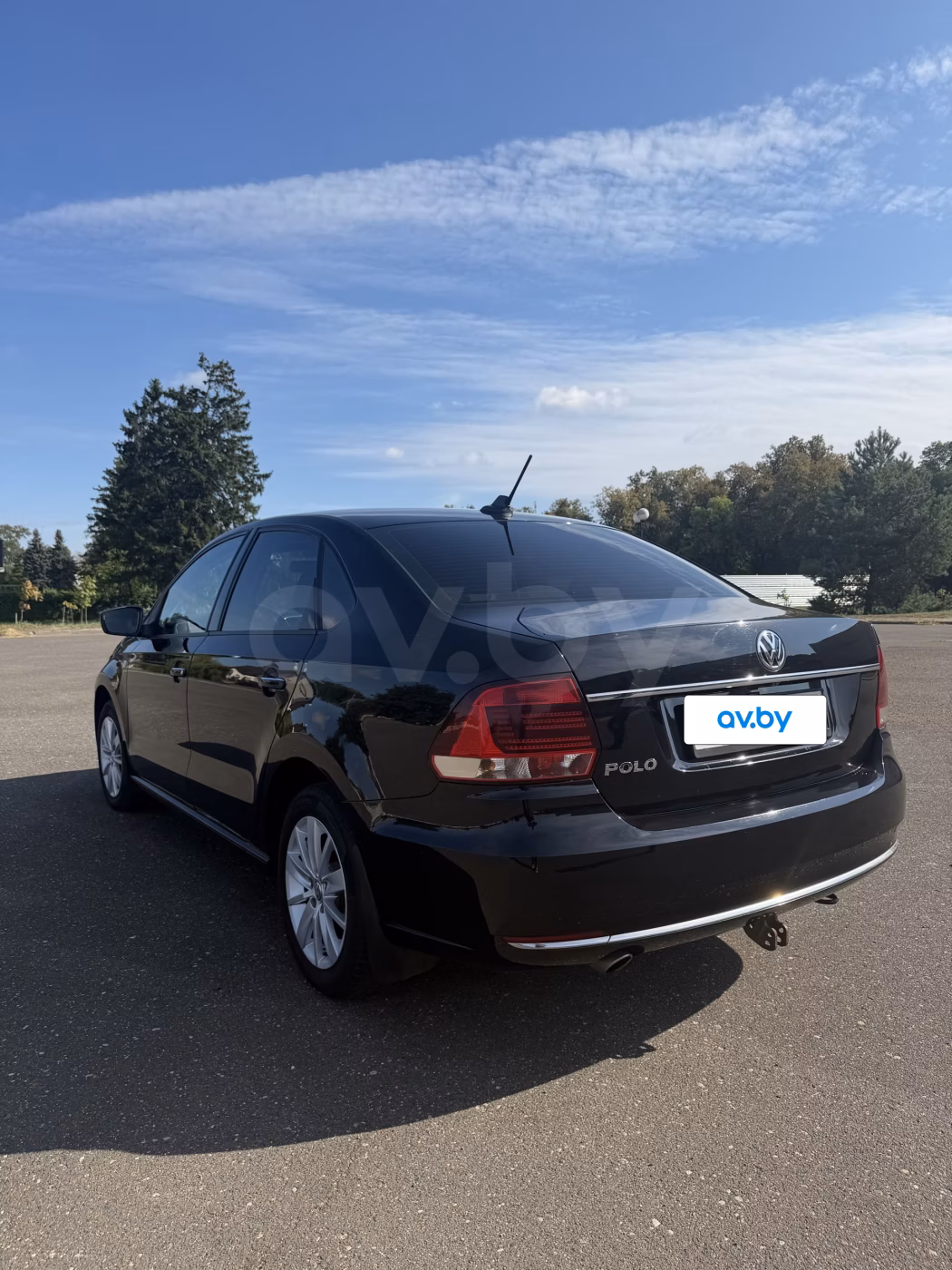 Volkswagen Polo Sedan фото 2