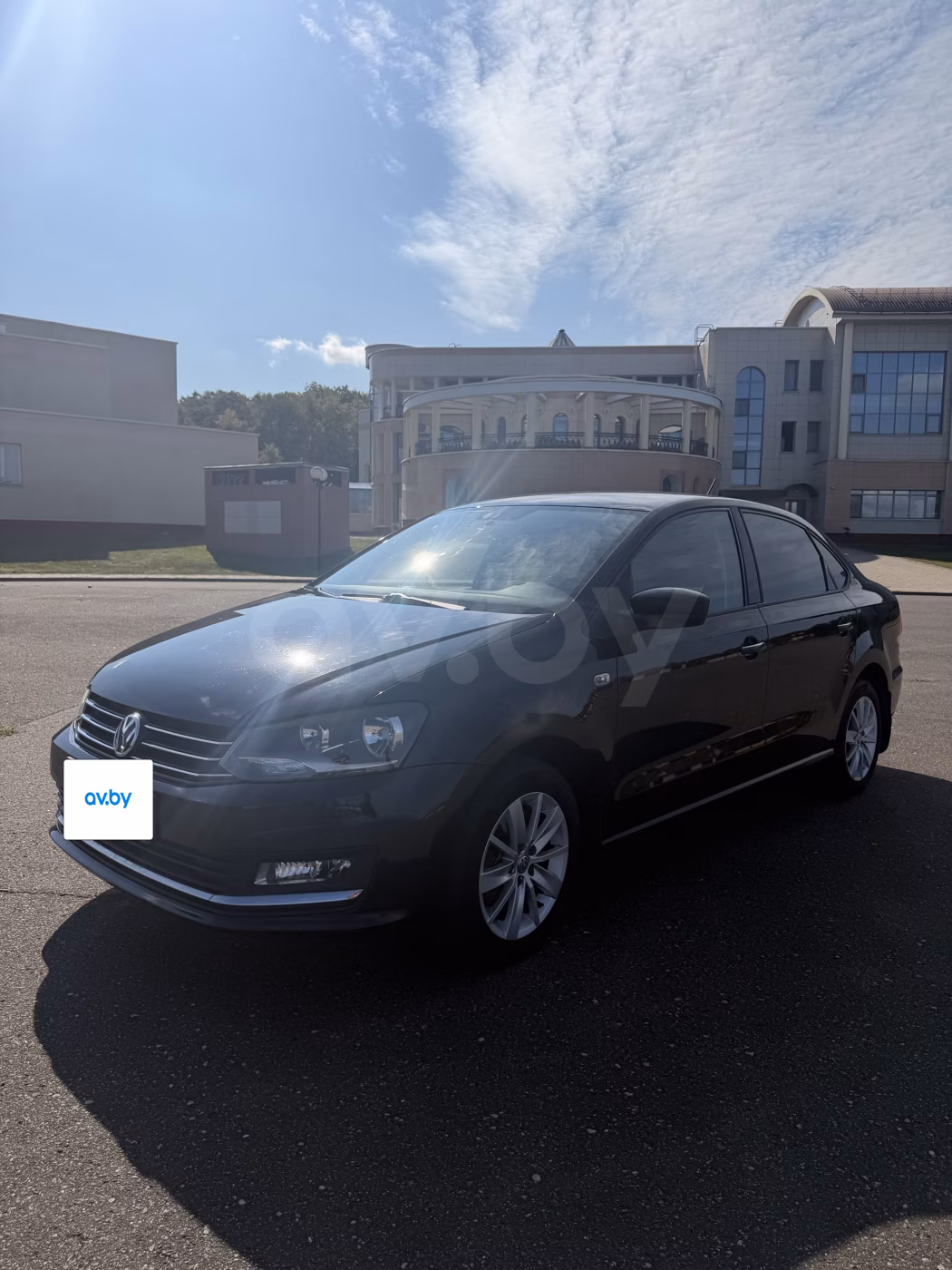 Volkswagen Polo Sedan фото 4