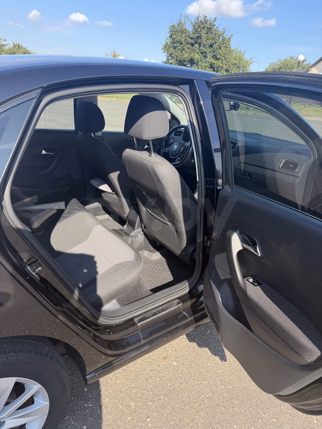 Volkswagen Polo Sedan фото 14