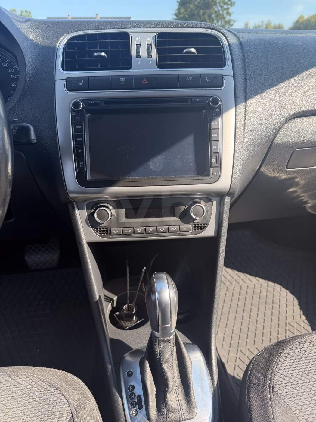 Volkswagen Polo Sedan фото 19