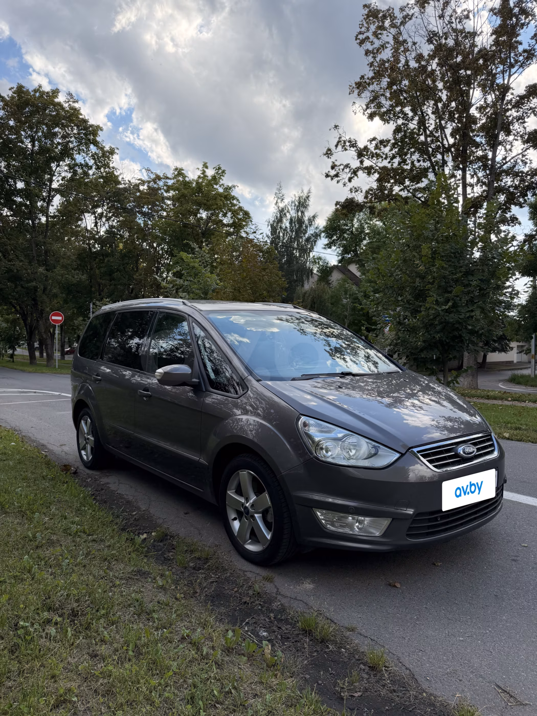 Ford Galaxy фото 10
