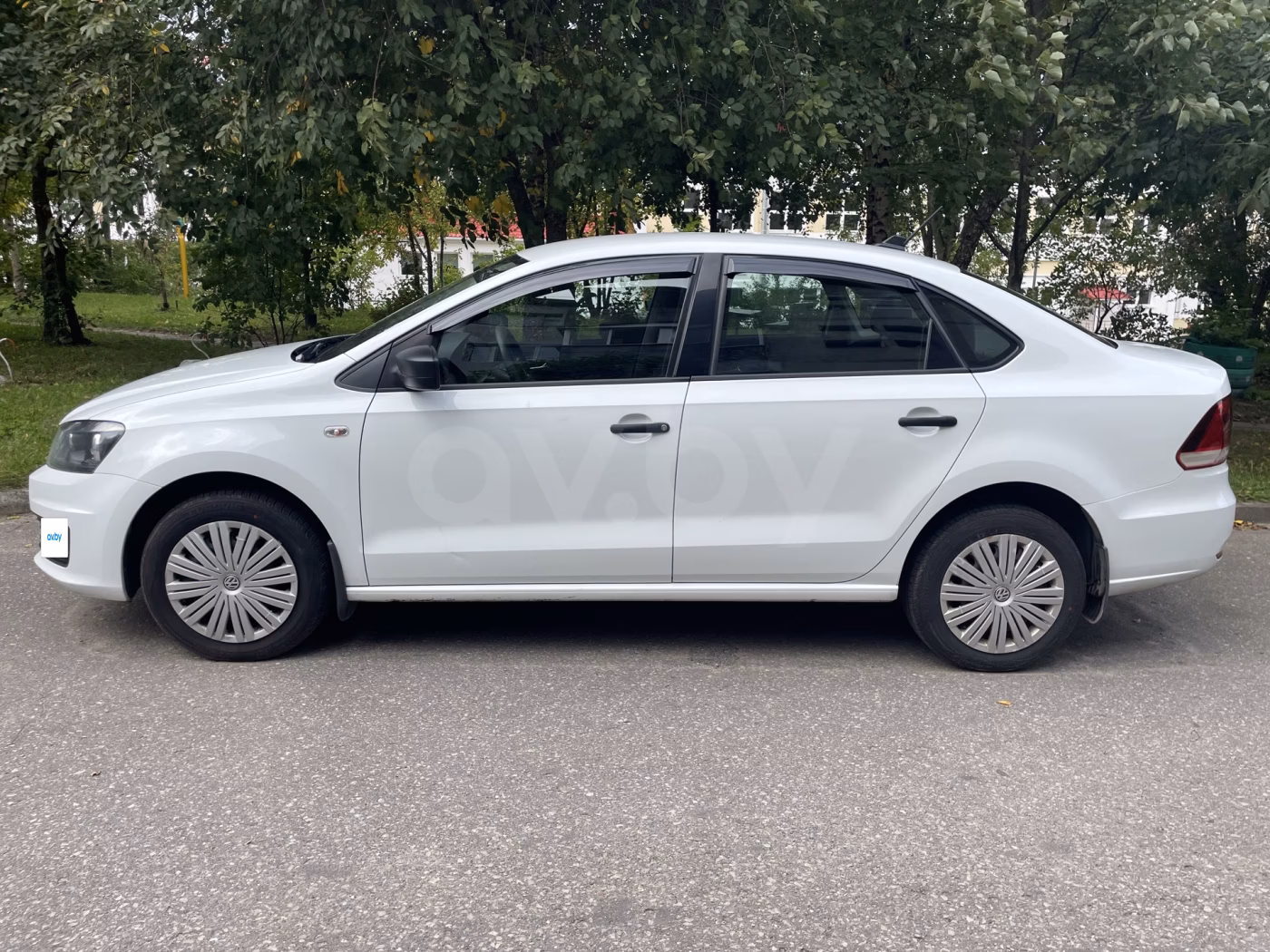 Volkswagen Polo Sedan фото 2