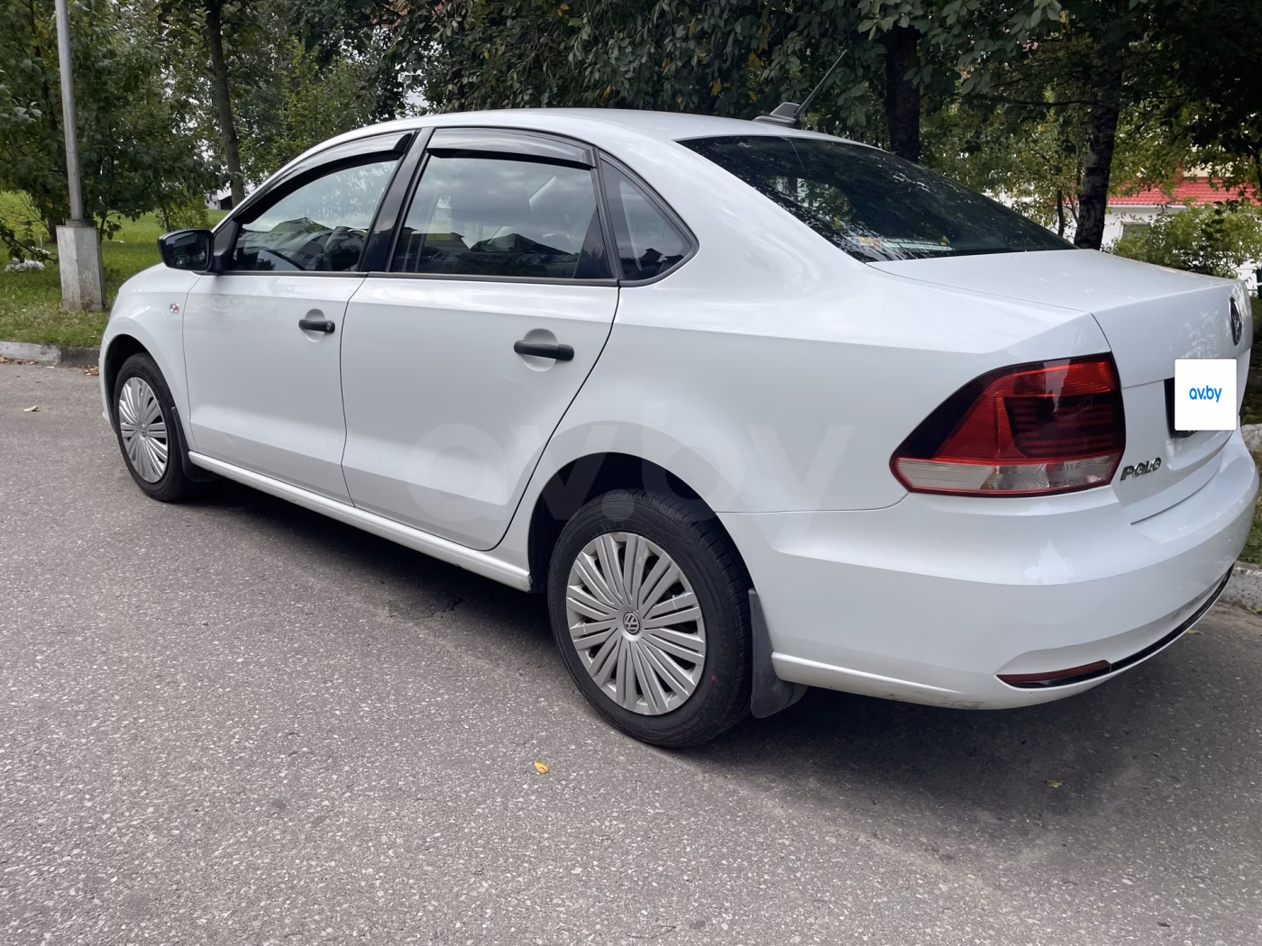 Volkswagen Polo Sedan фото 3