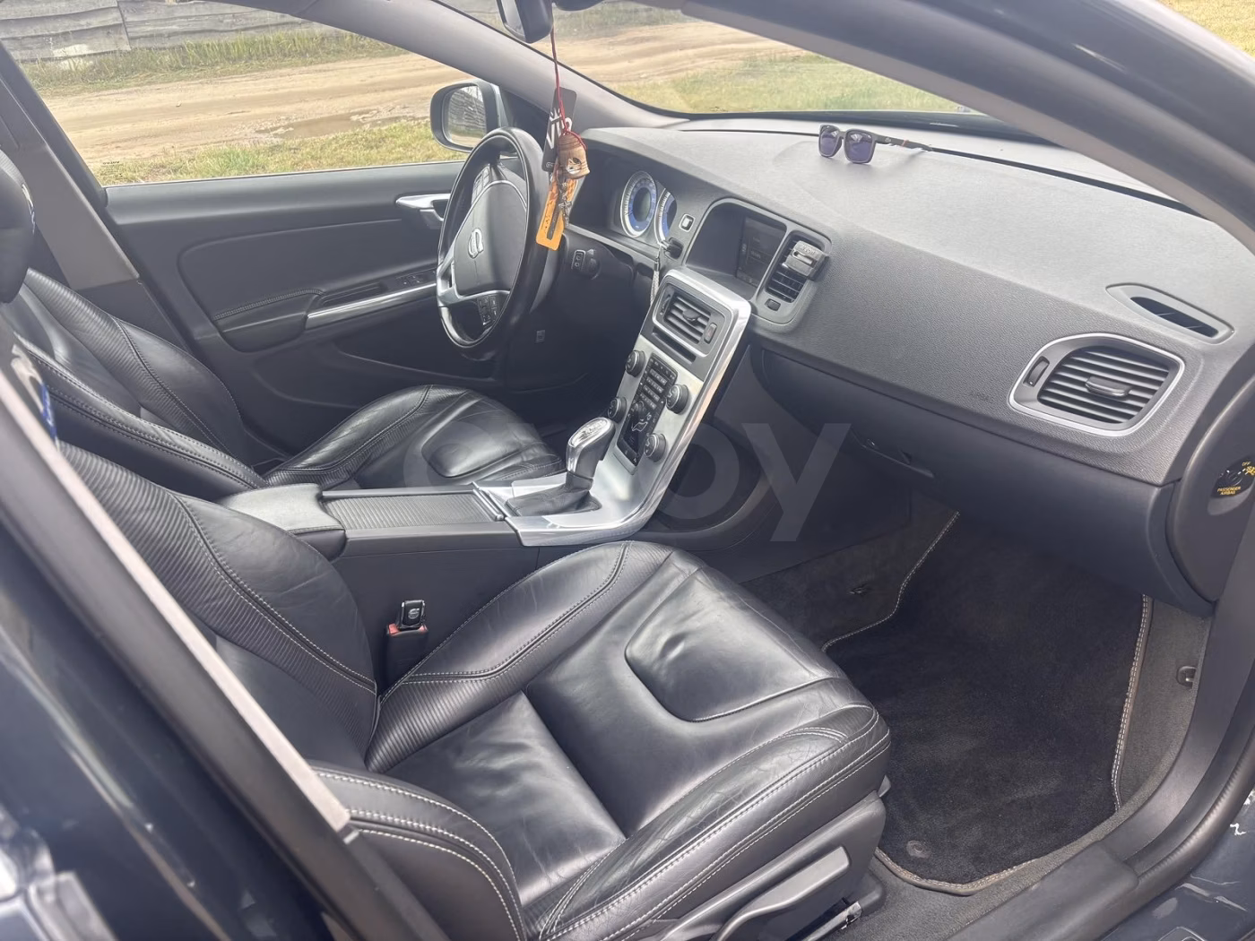 Volvo V60 фото 7