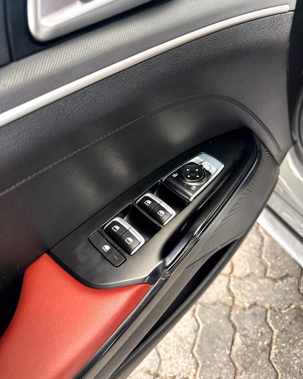 Kia K5 фото 9