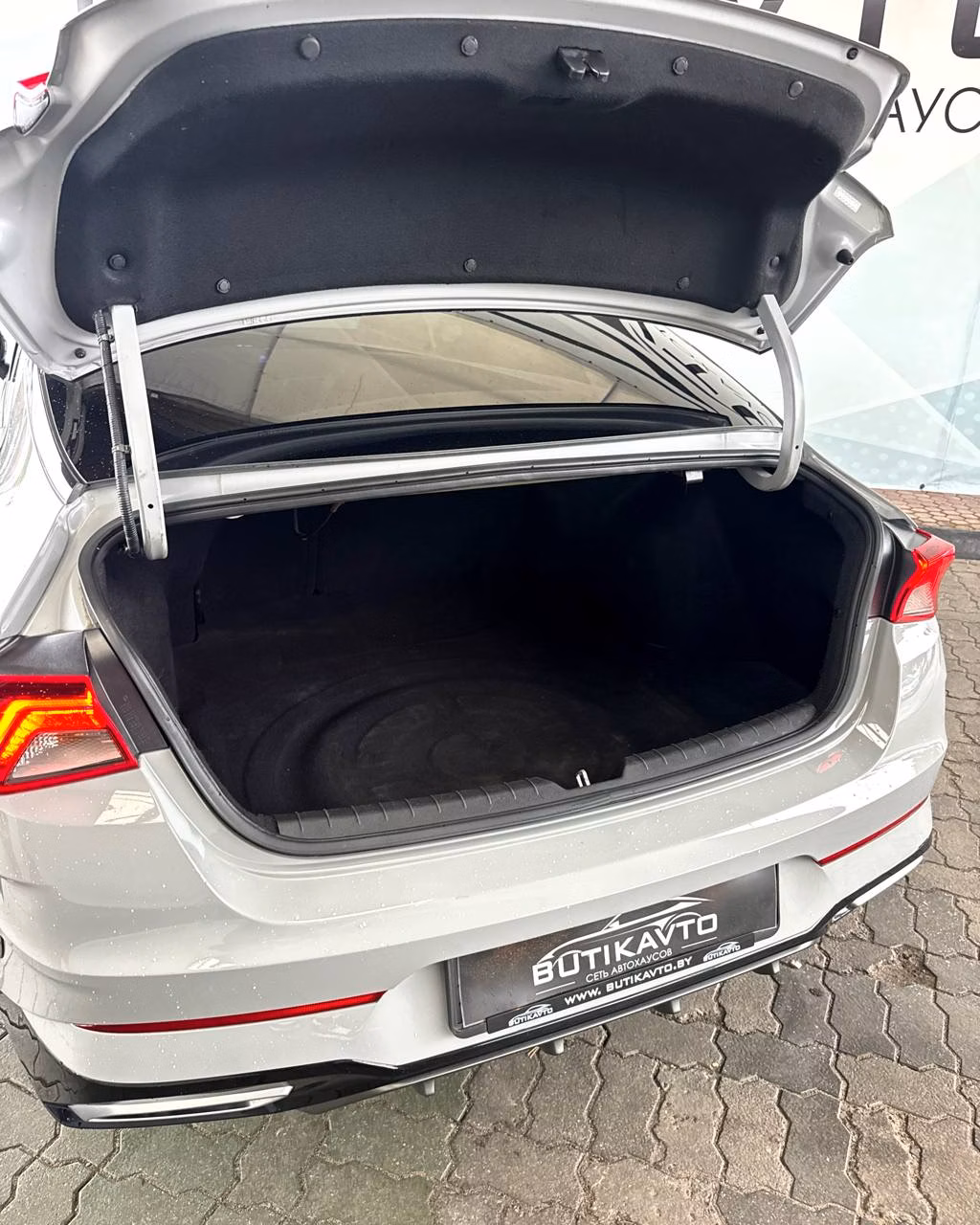 Kia K5 фото 15