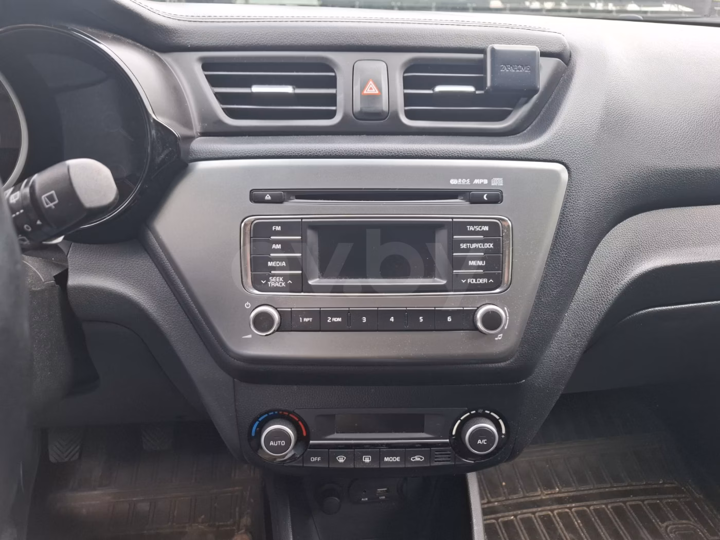 Kia Rio фото 10