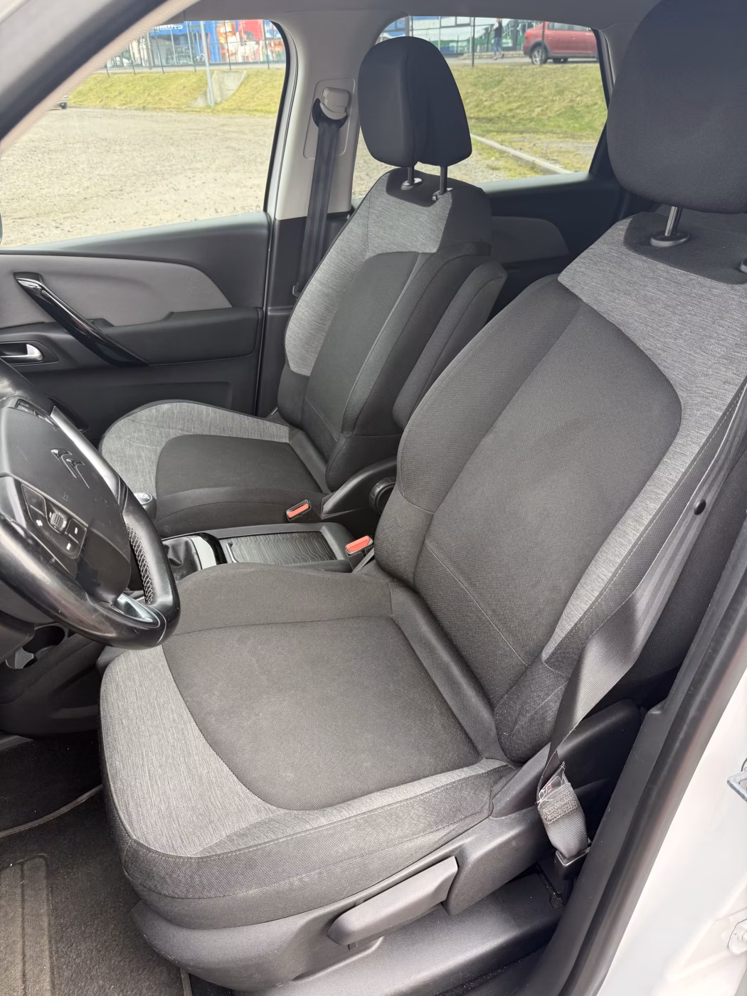 Citroen C4 Picasso фото 9