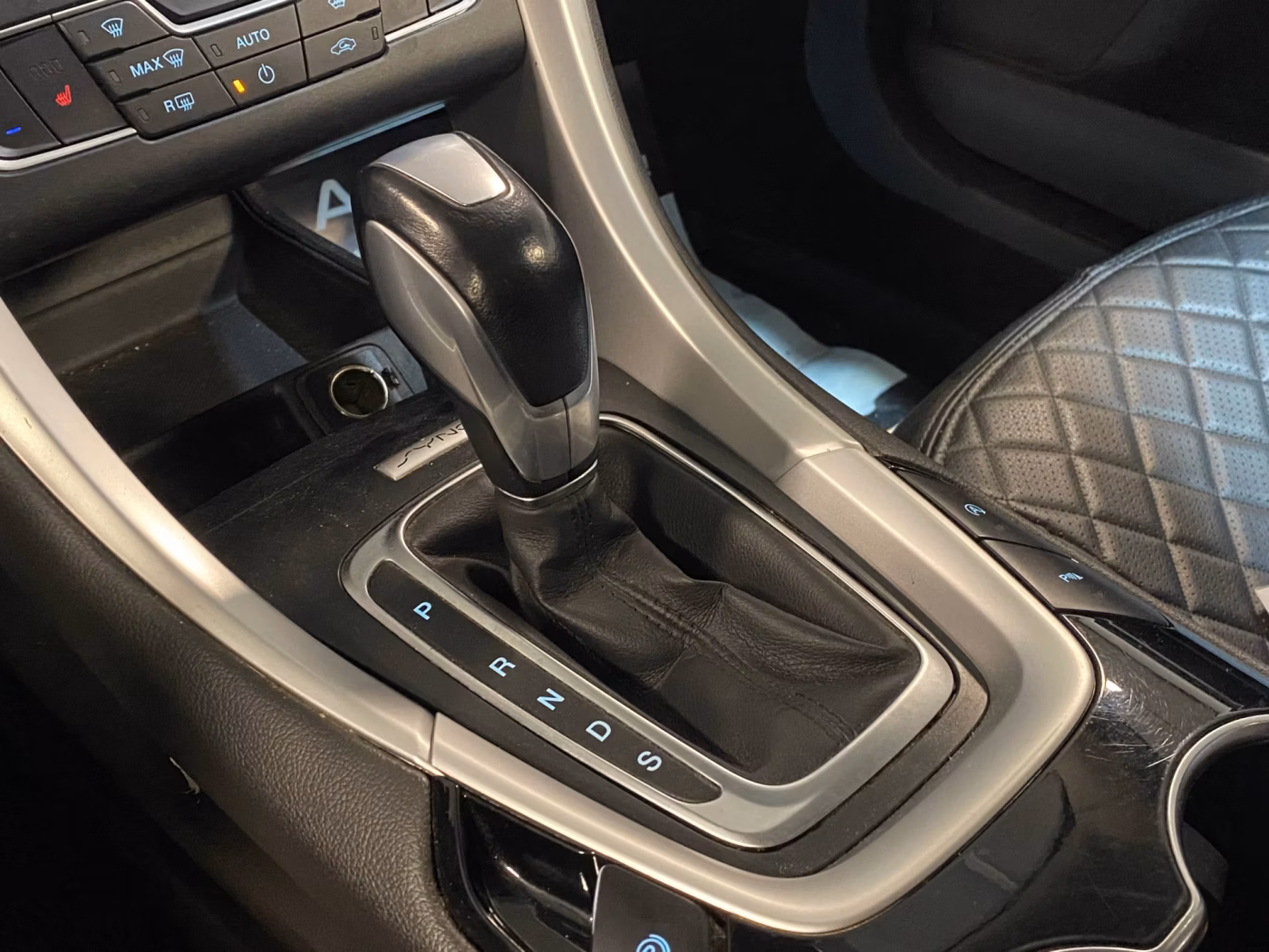 Ford Mondeo фото 12