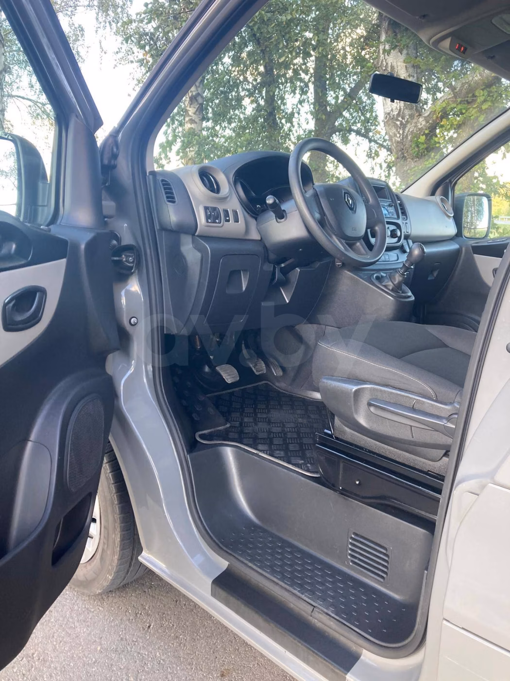Renault Trafic фото 10