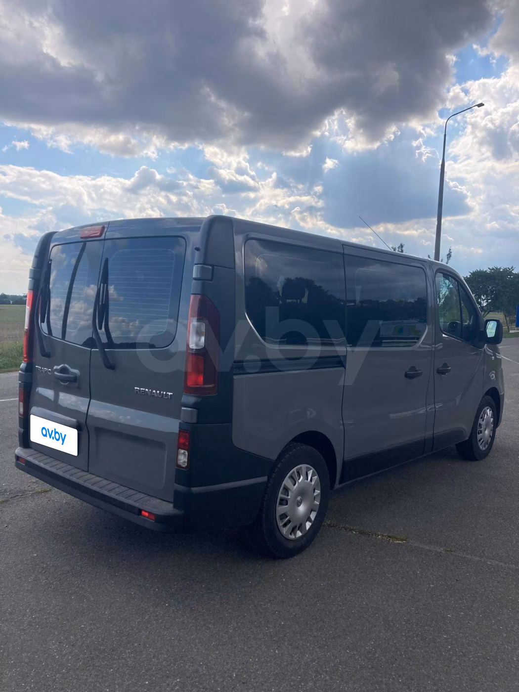 Renault Trafic фото 8