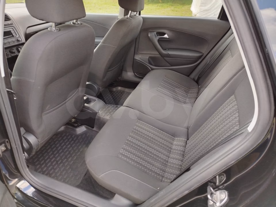 Volkswagen Polo Sedan фото 10
