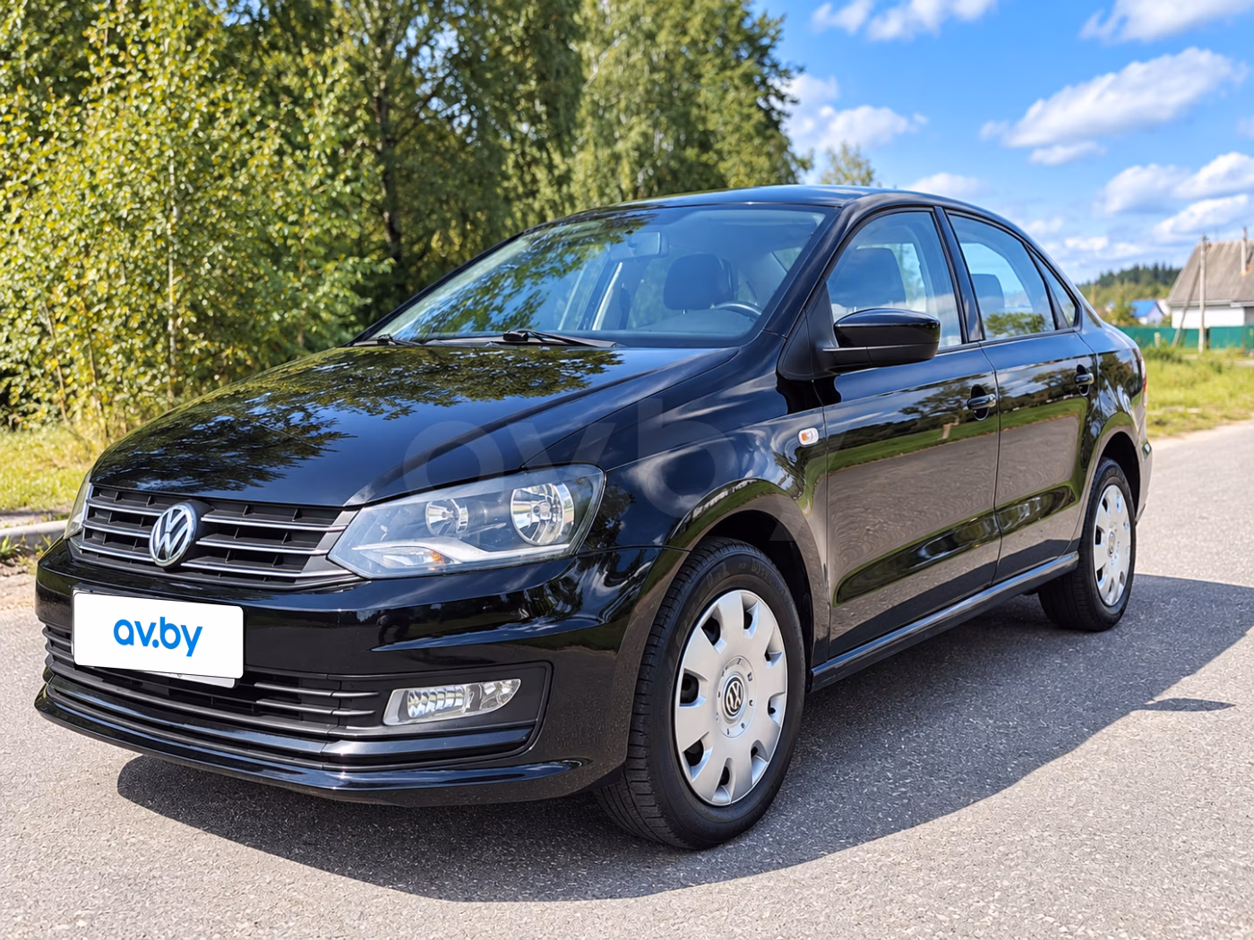 Volkswagen Polo Sedan фото 2