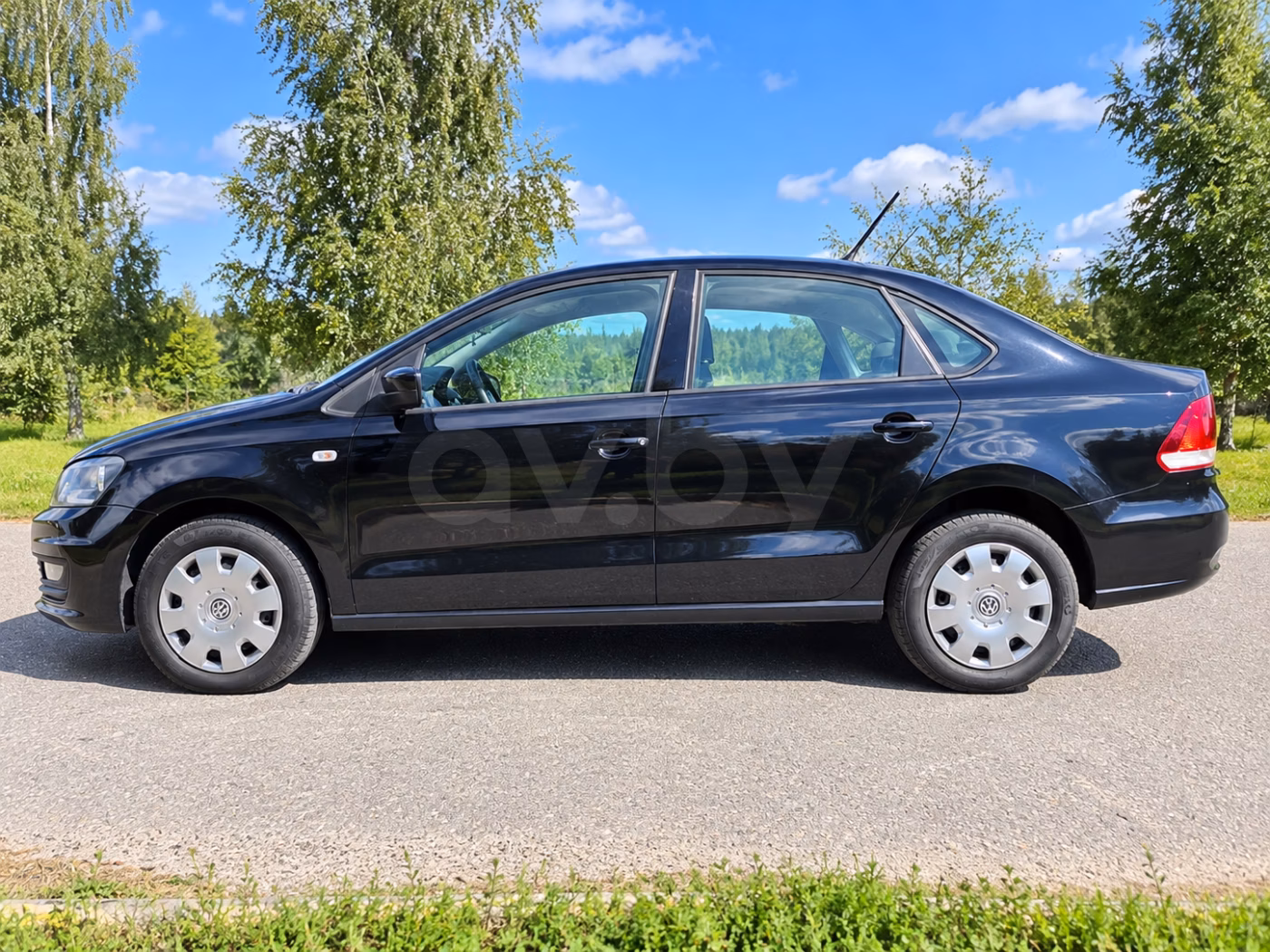 Volkswagen Polo Sedan фото 7