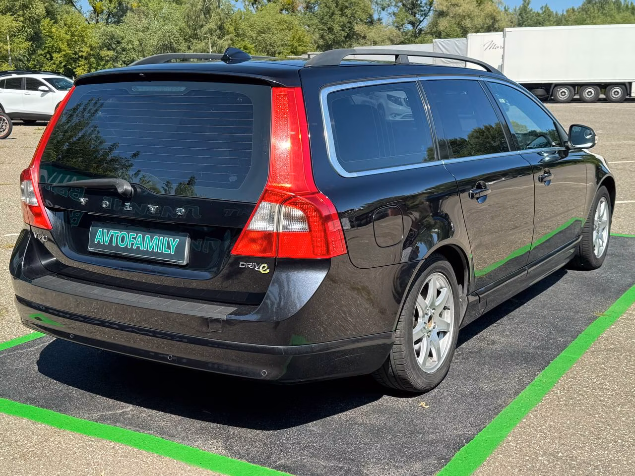 Volvo V70 фото 8