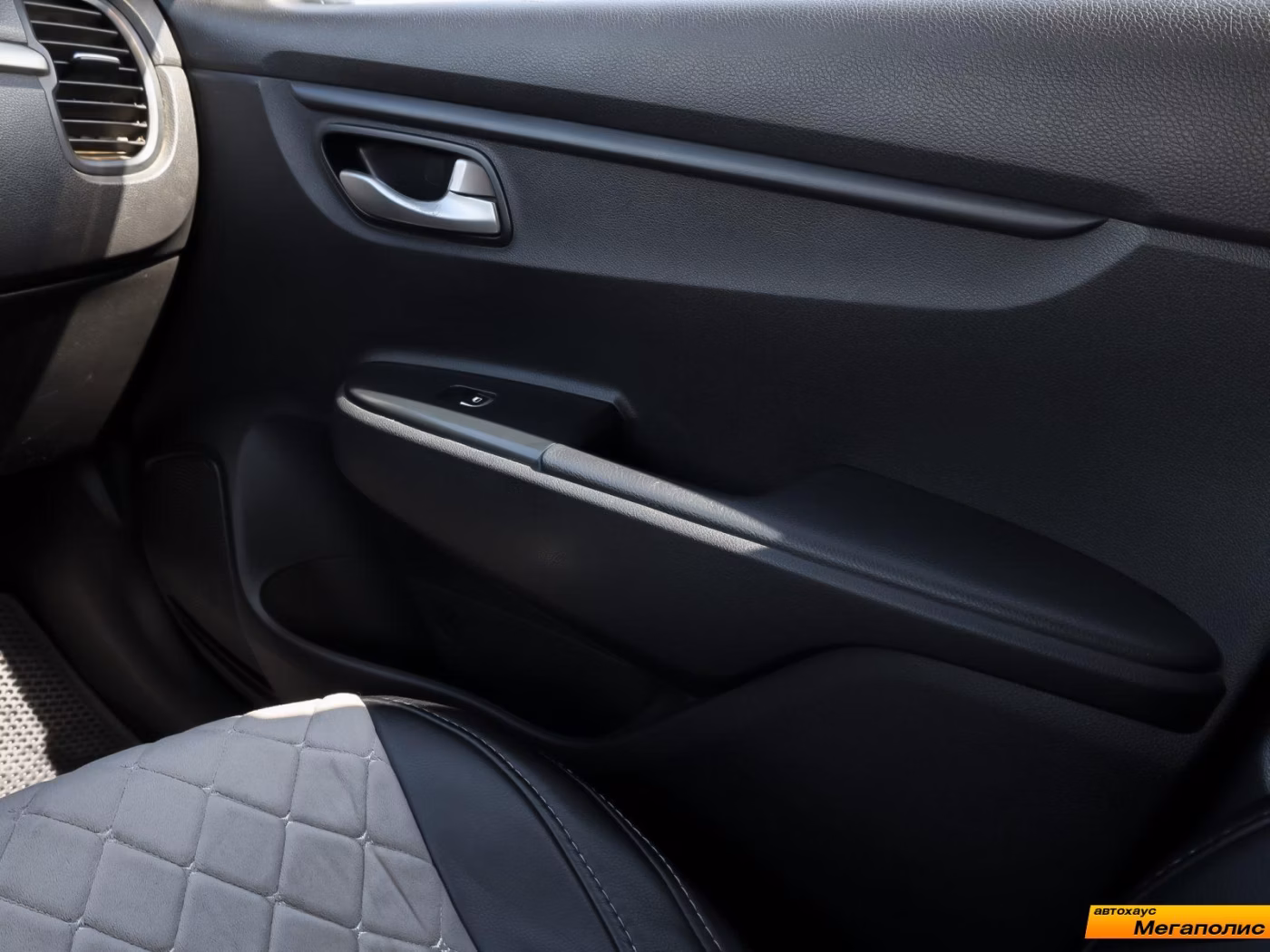 Kia Rio X (X-Line) фото 10