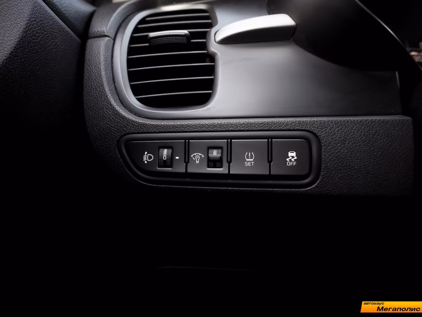 Kia Rio X (X-Line) фото 13