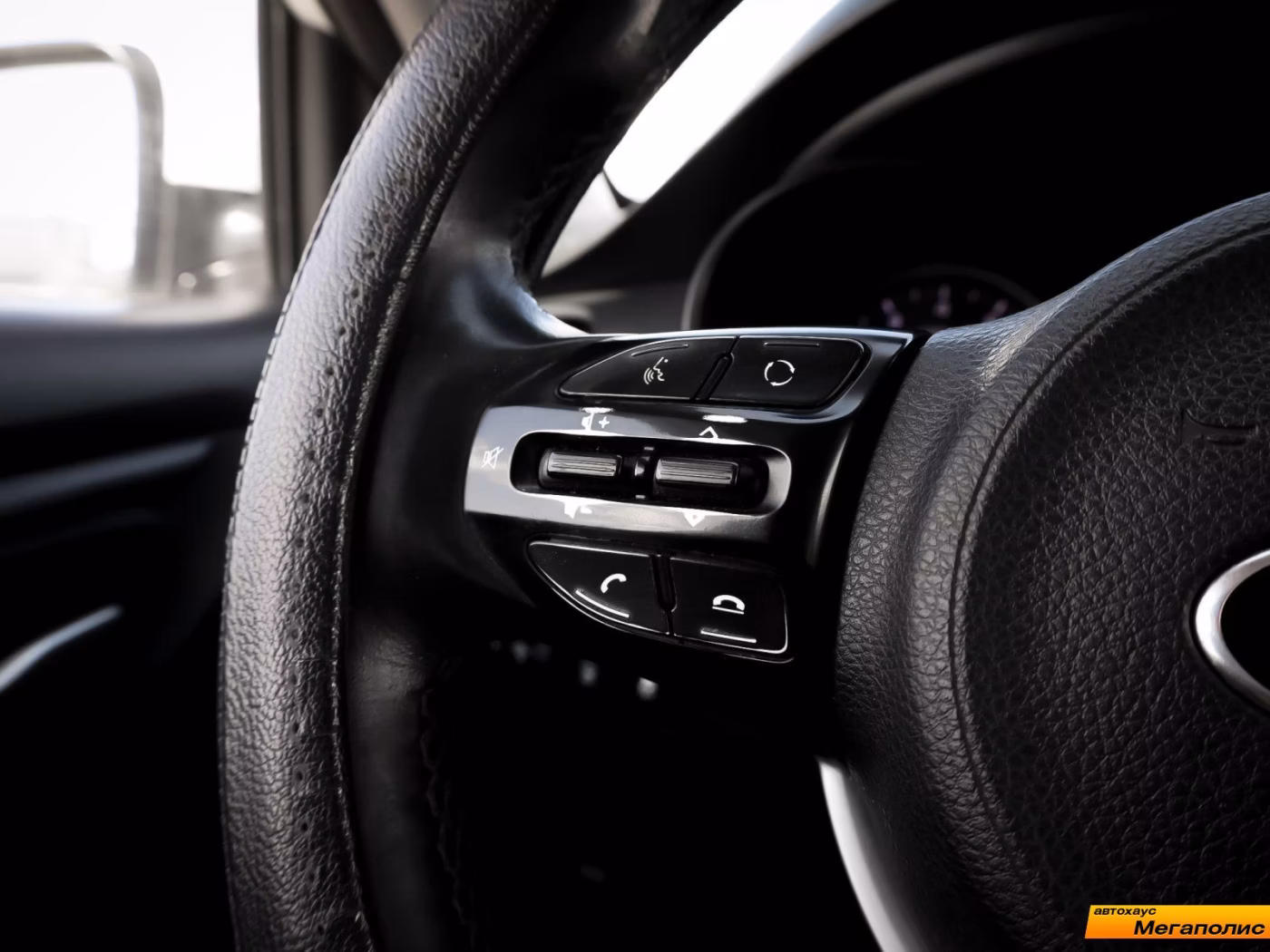 Kia Rio X (X-Line) фото 16