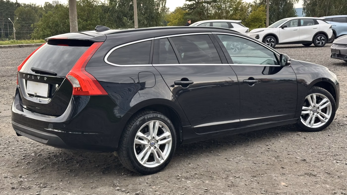 Volvo V60 фото 25