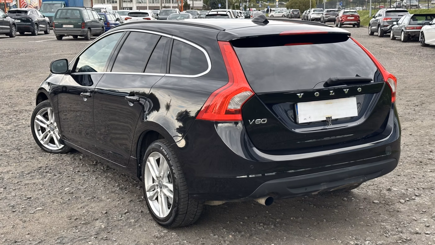 Volvo V60 фото 9