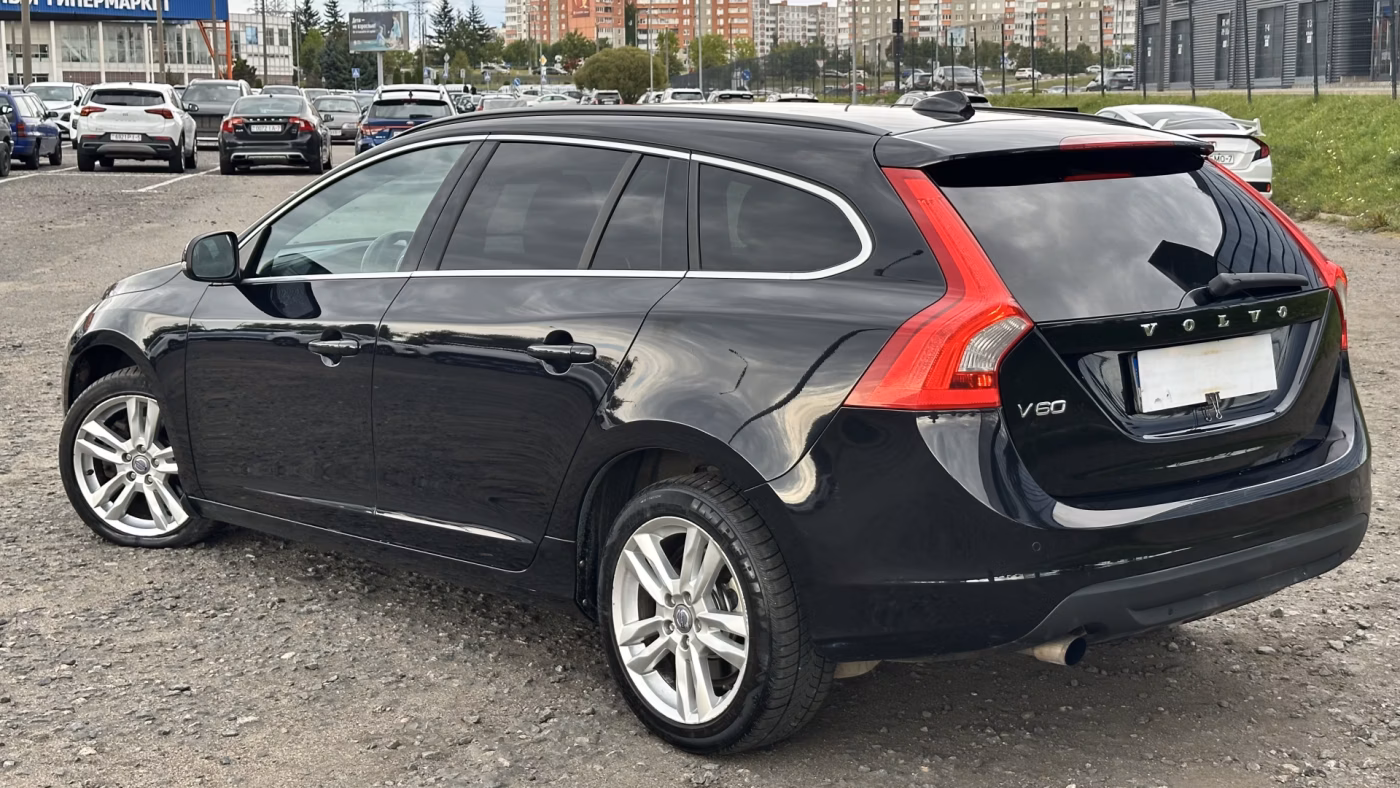 Volvo V60 фото 11