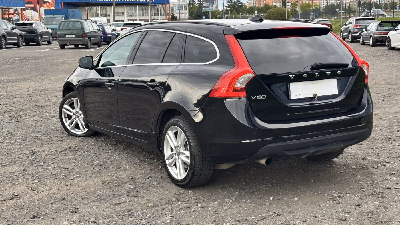 Volvo V60 фото 10