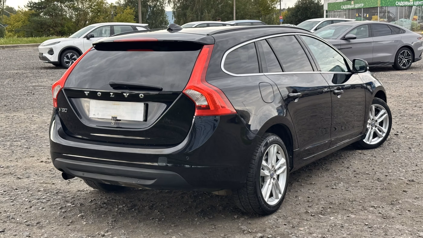 Volvo V60 фото 13