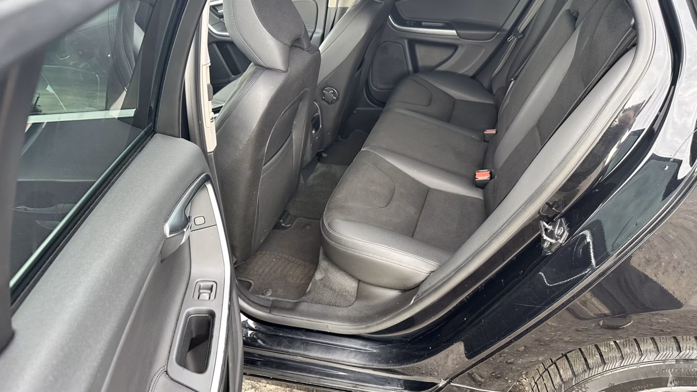 Volvo V60 фото 17