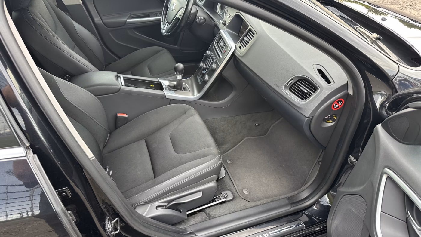 Volvo V60 фото 21
