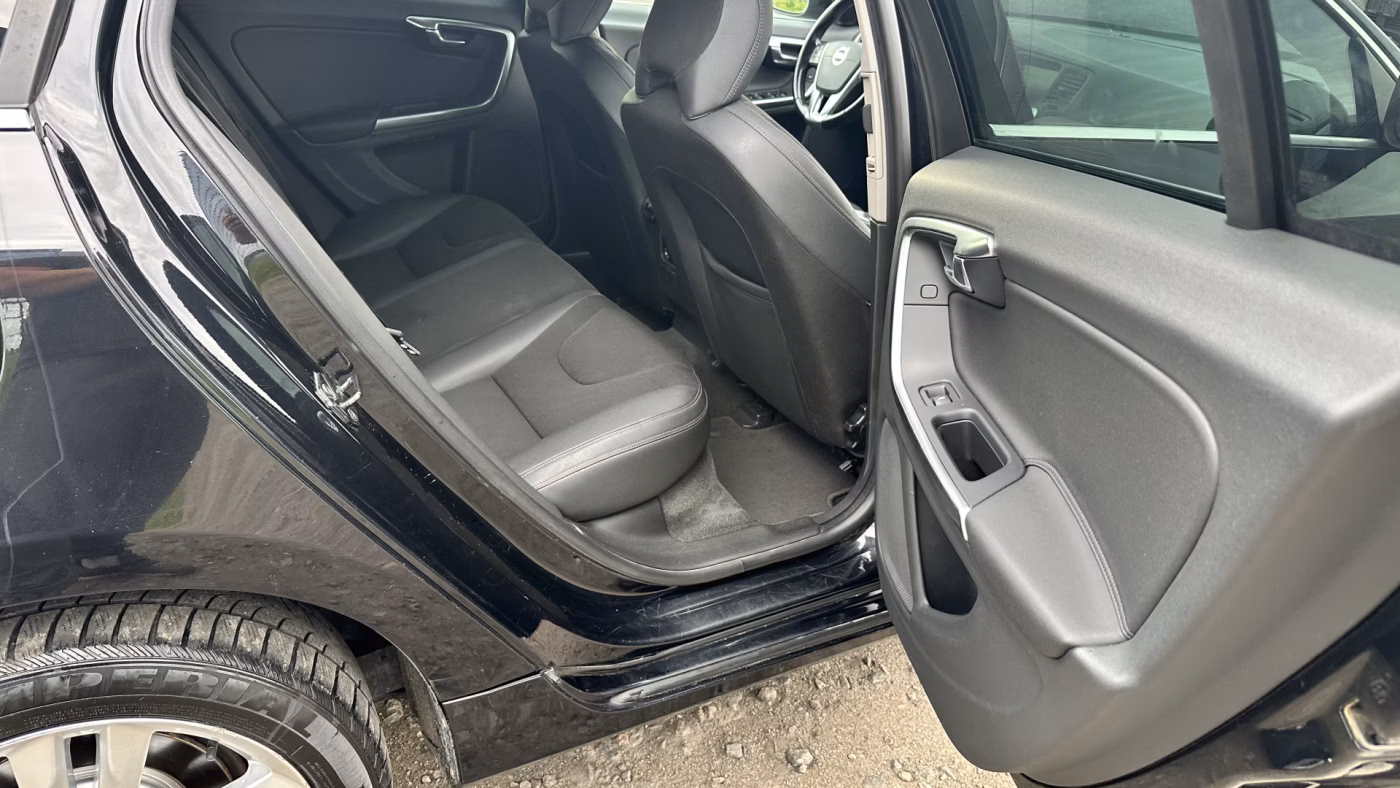 Volvo V60 фото 22