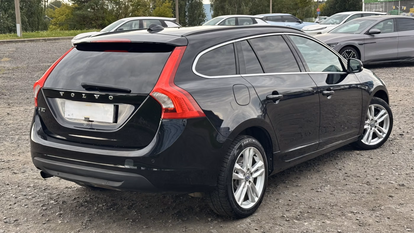 Volvo V60 фото 26