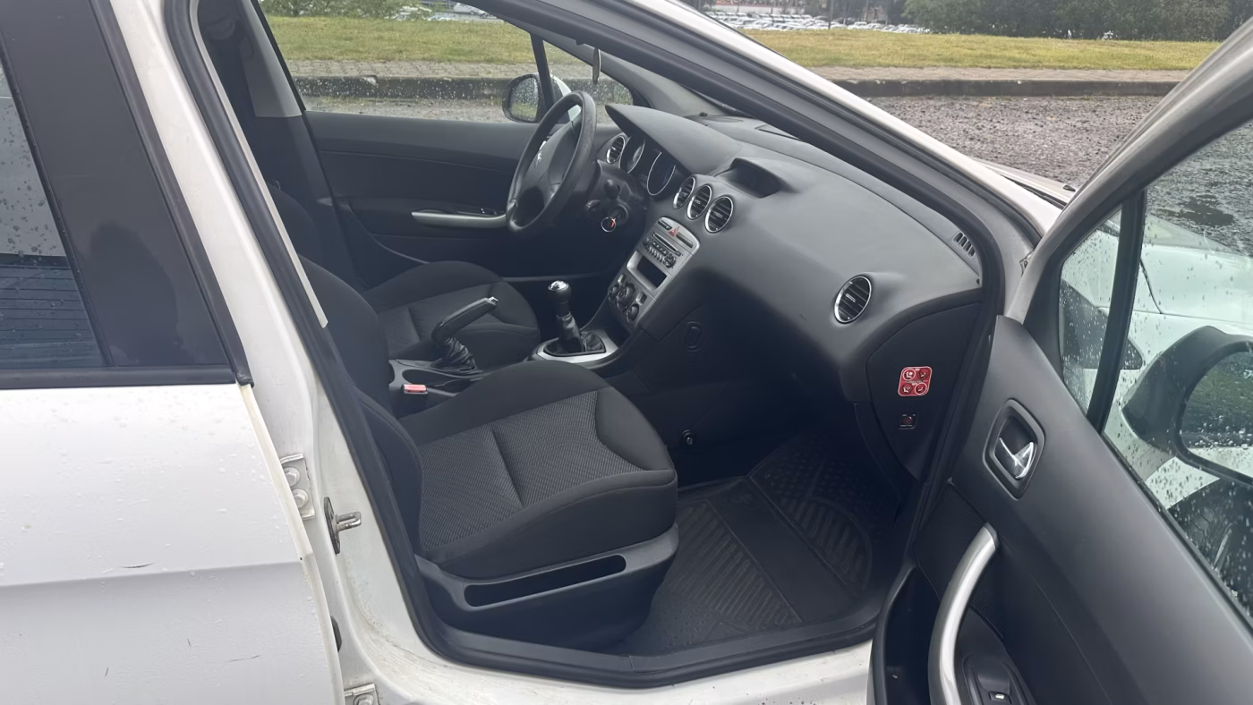 Peugeot 308 фото 14