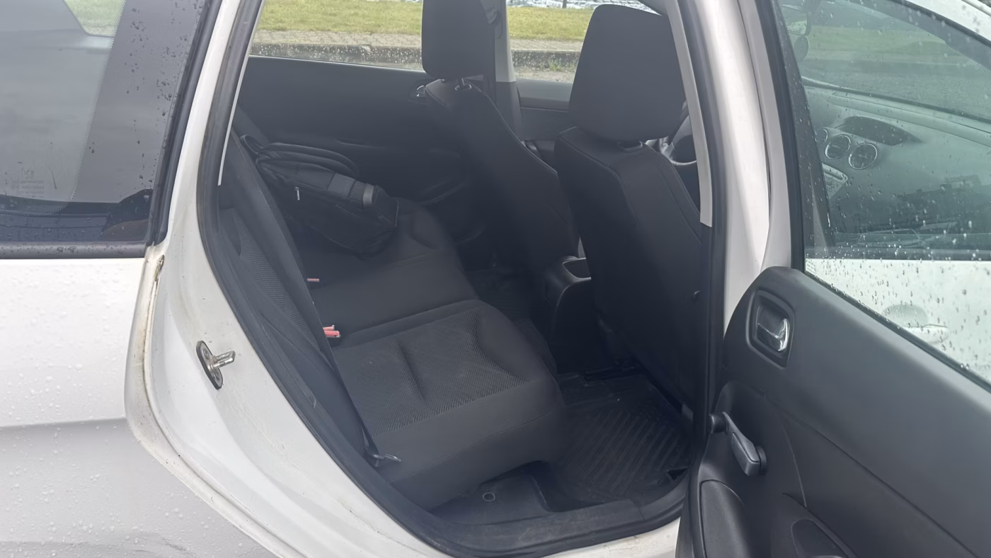 Peugeot 308 фото 15
