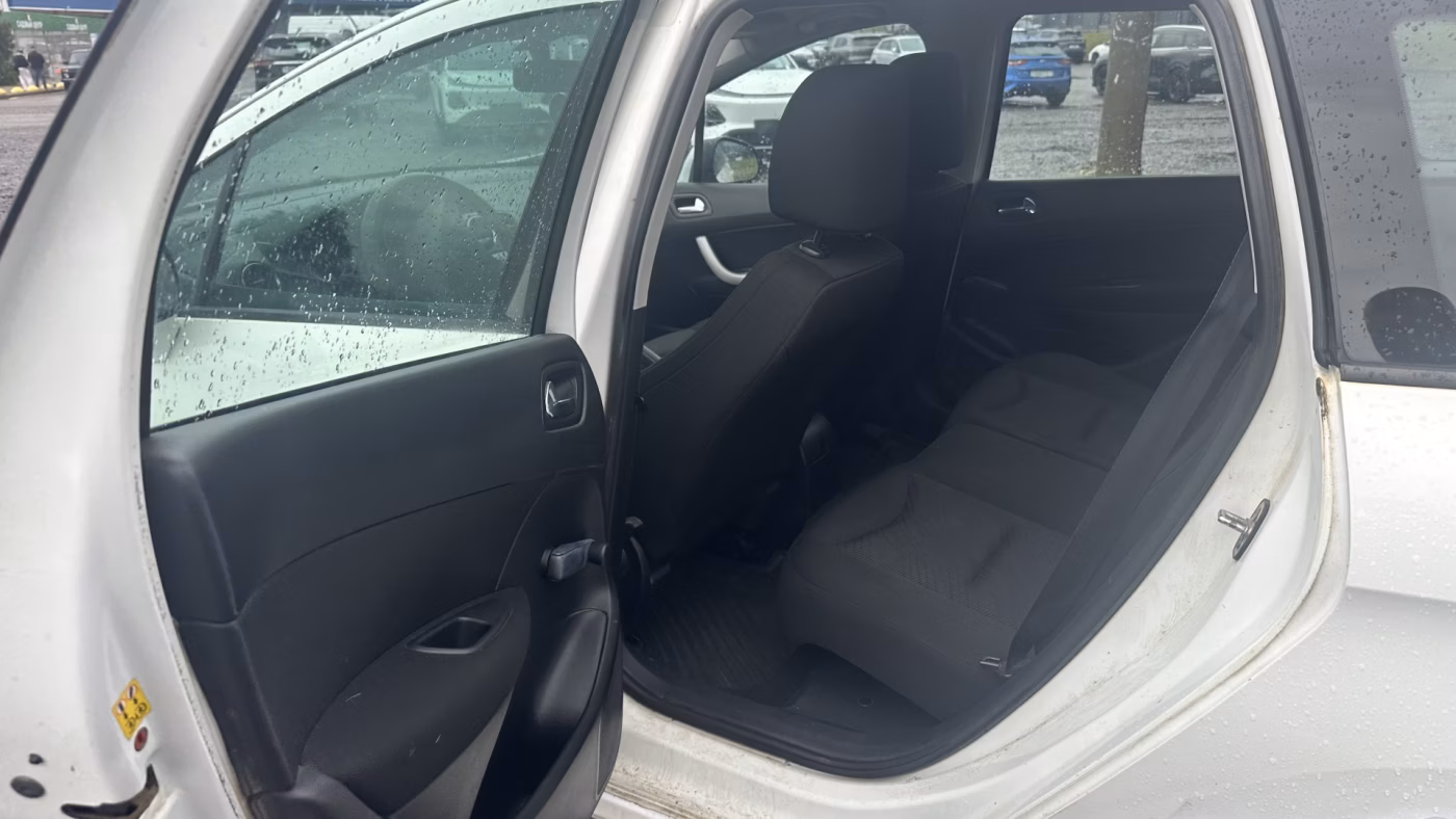 Peugeot 308 фото 17