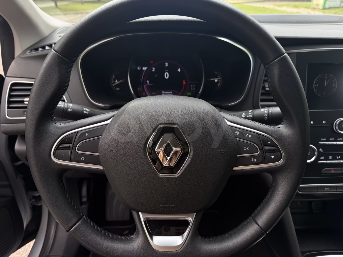 Renault Megane фото 17