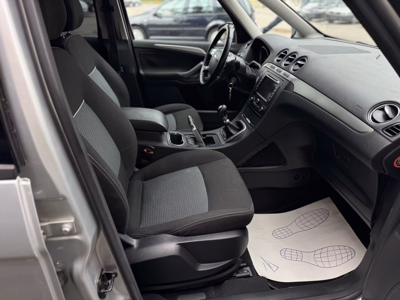 Ford Galaxy фото 9