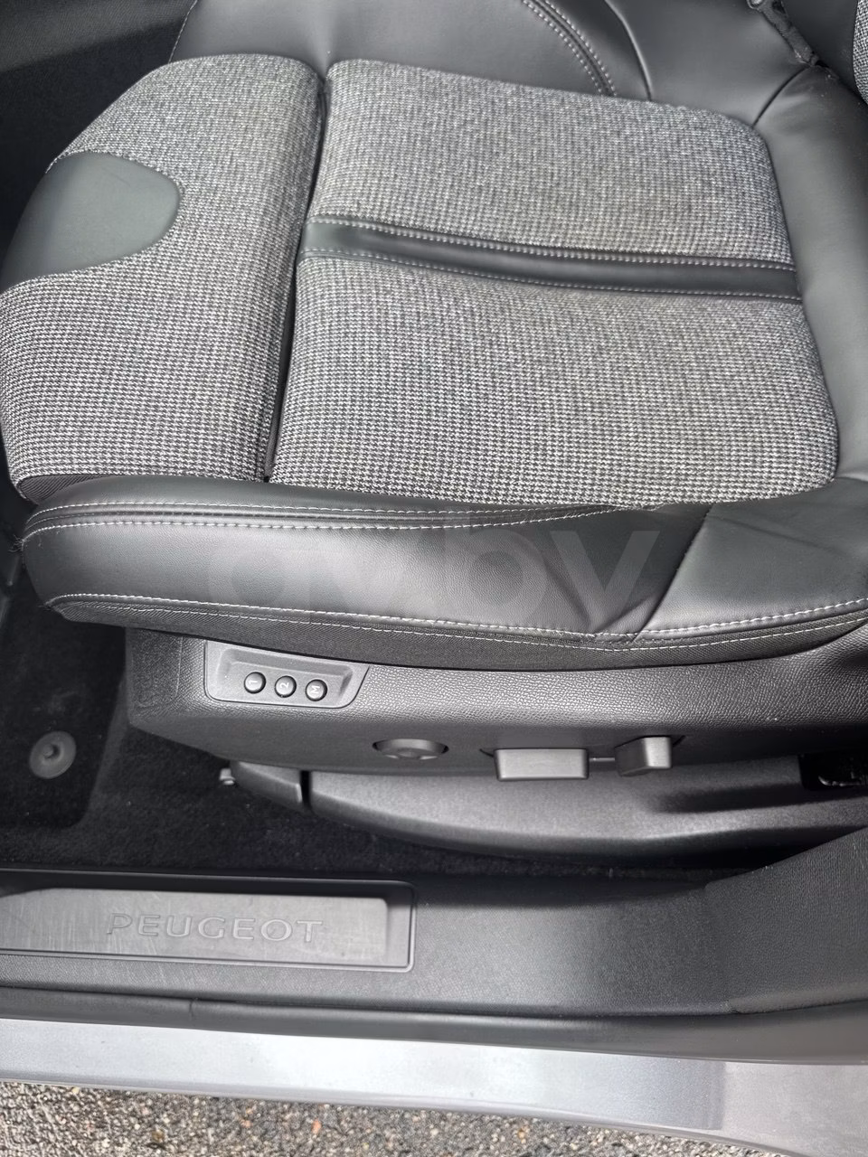 Peugeot 5008 фото 8