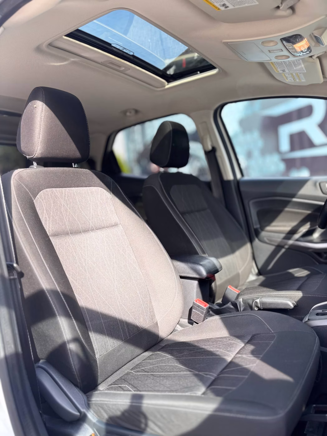 Ford EcoSport фото 11