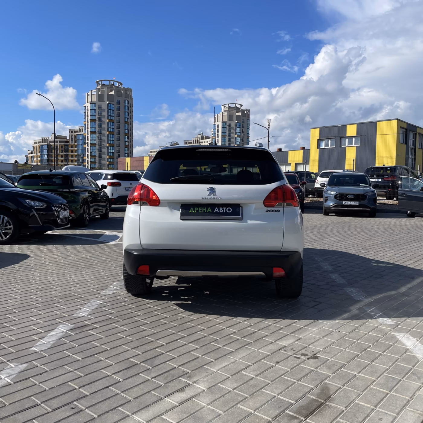 Peugeot 2008 фото 5