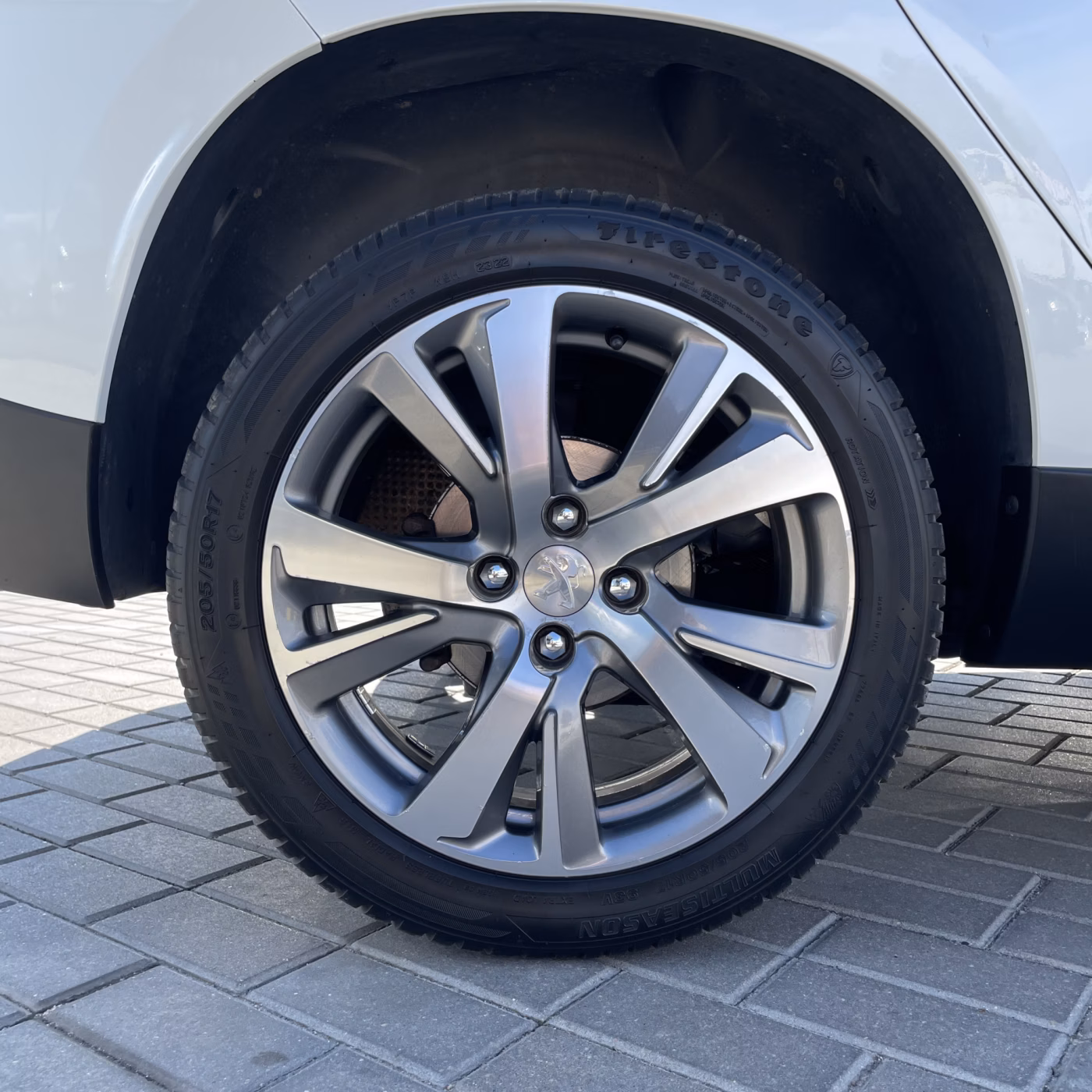 Peugeot 2008 фото 7