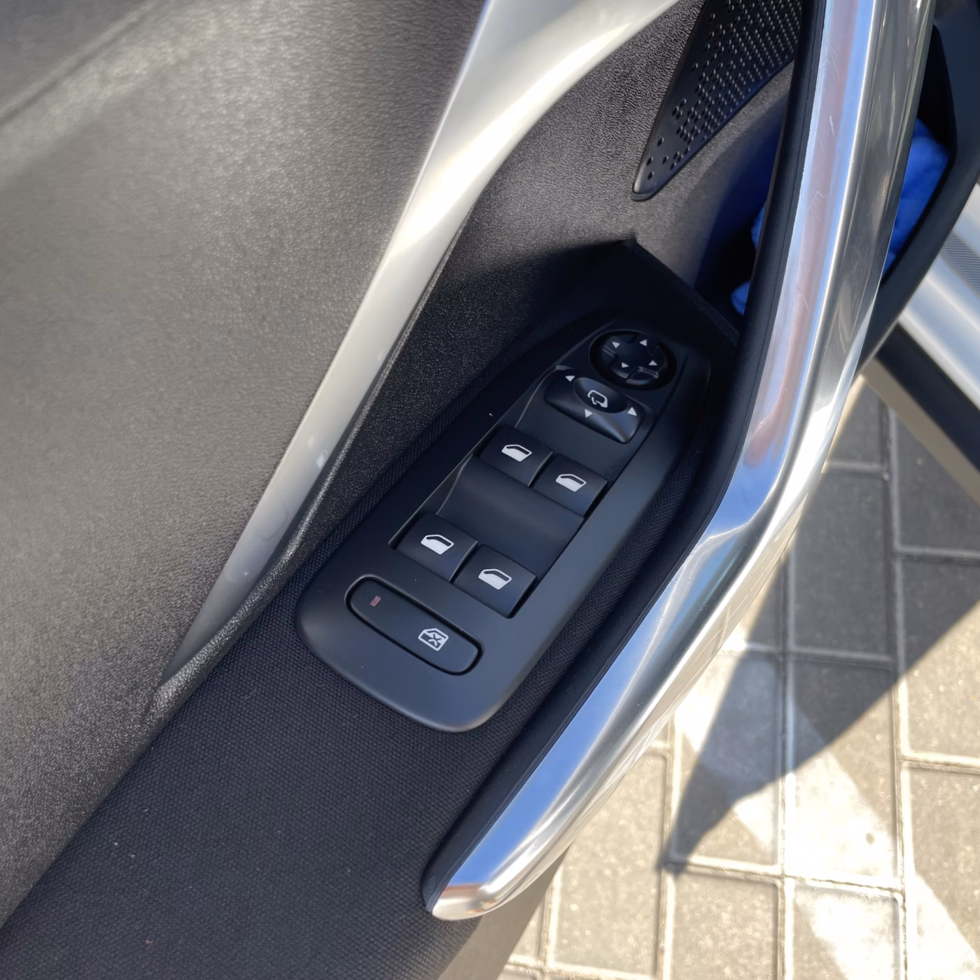 Peugeot 2008 фото 11