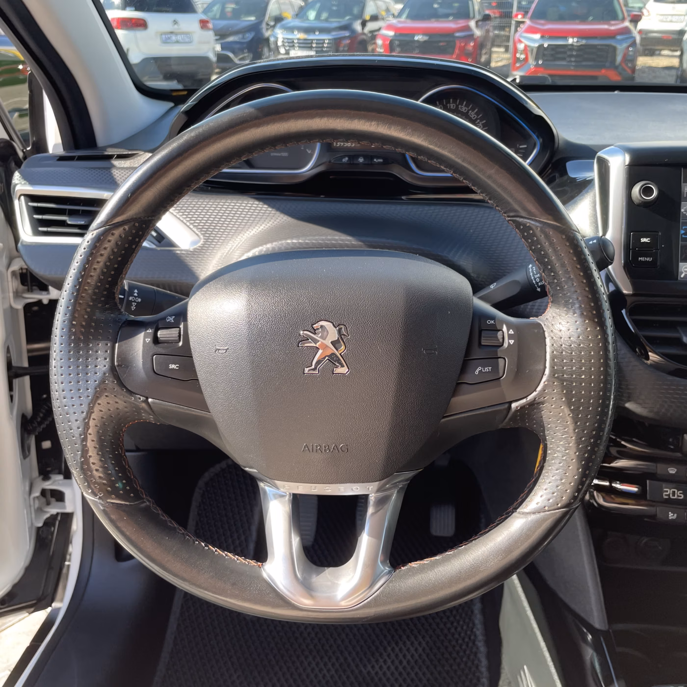 Peugeot 2008 фото 17