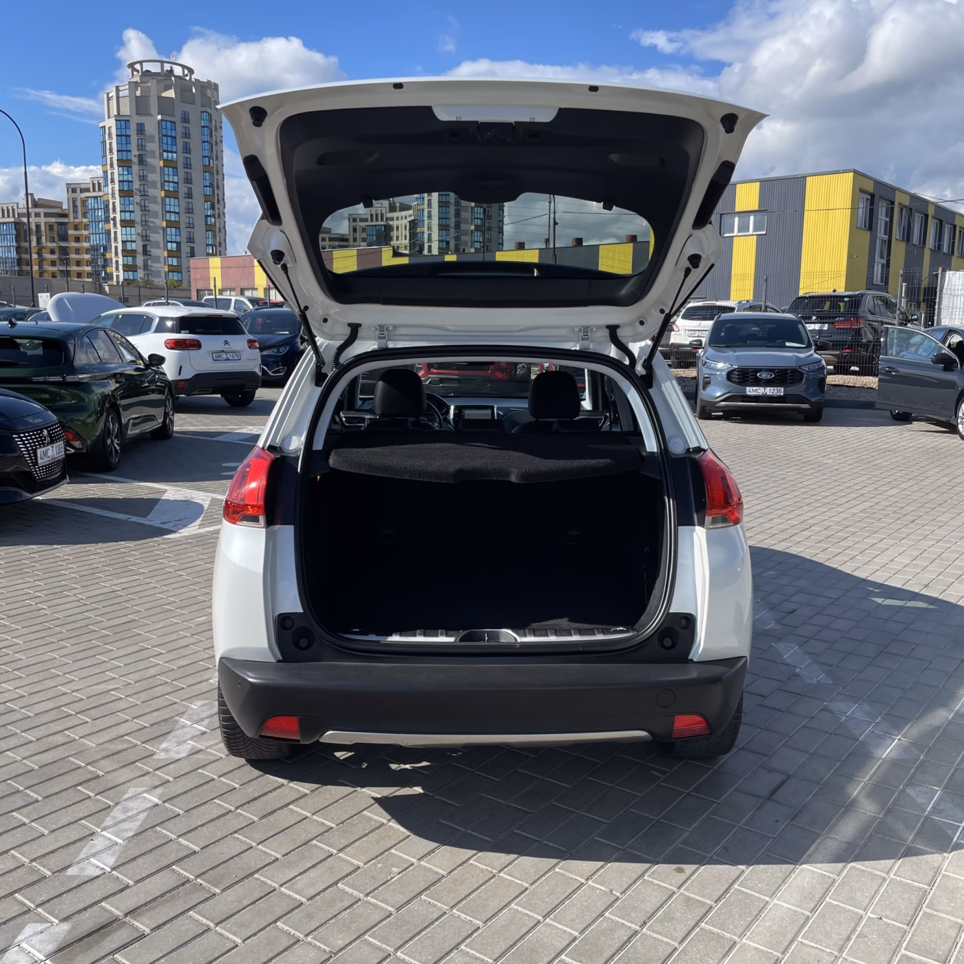 Peugeot 2008 фото 24