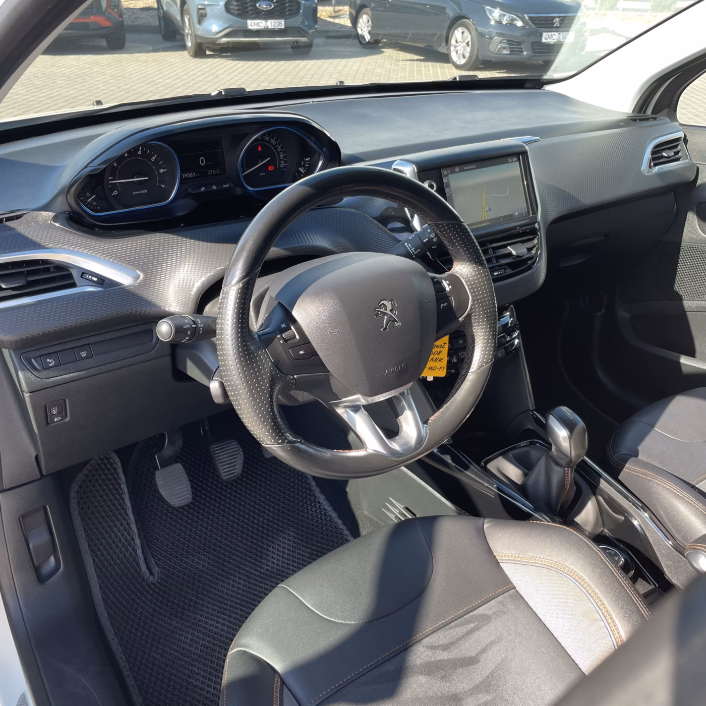 Peugeot 2008 фото 15