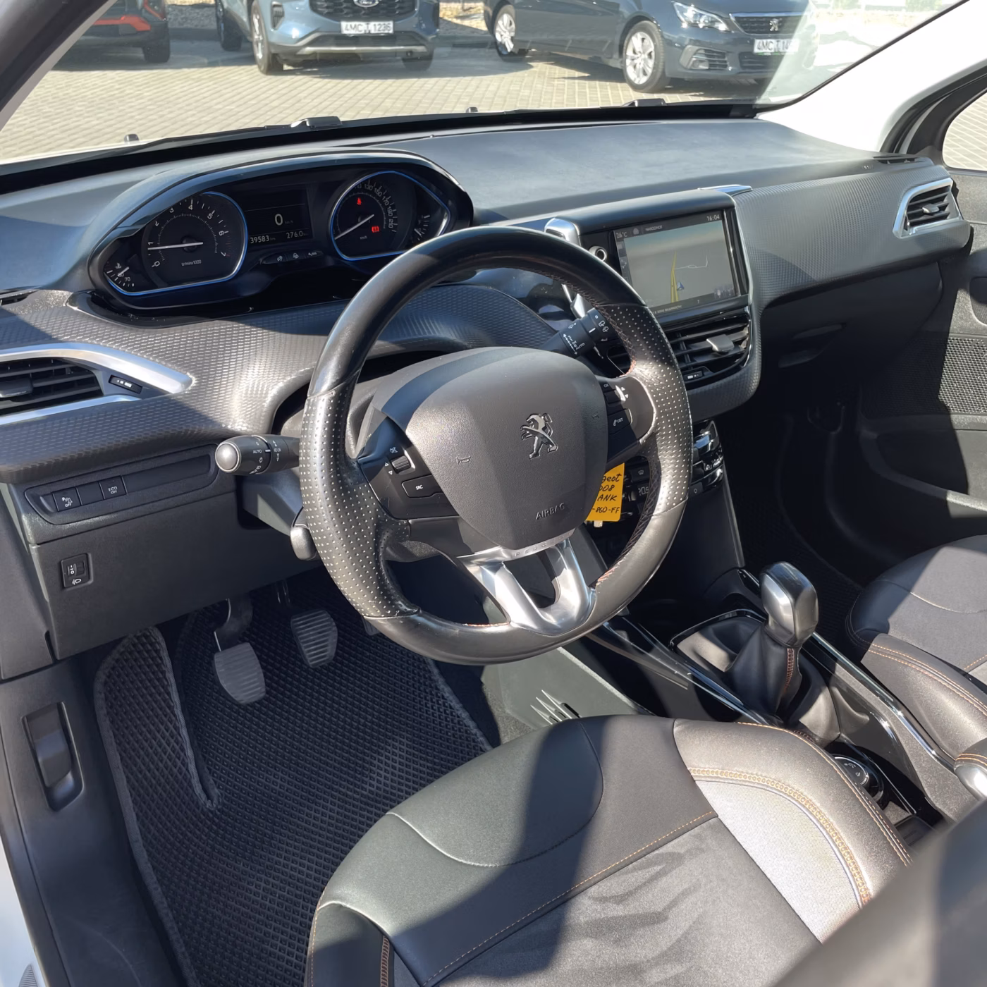 Peugeot 2008 фото 14