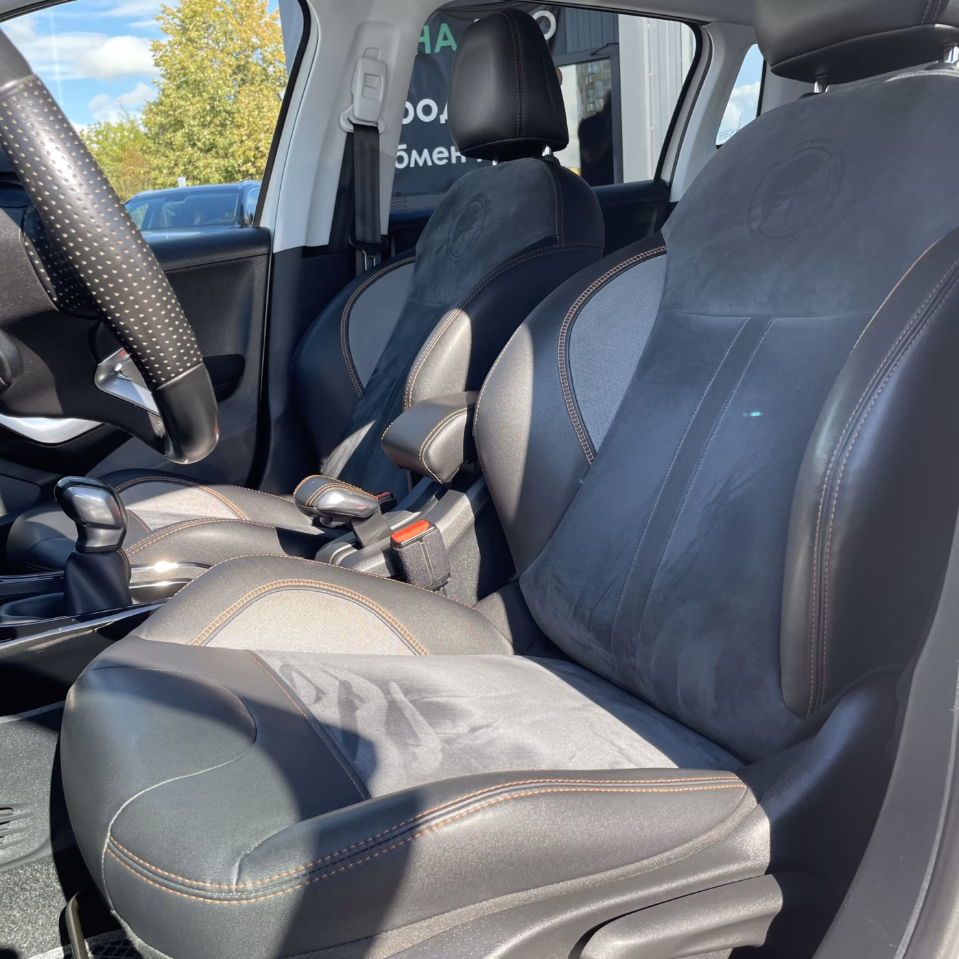 Peugeot 2008 фото 13