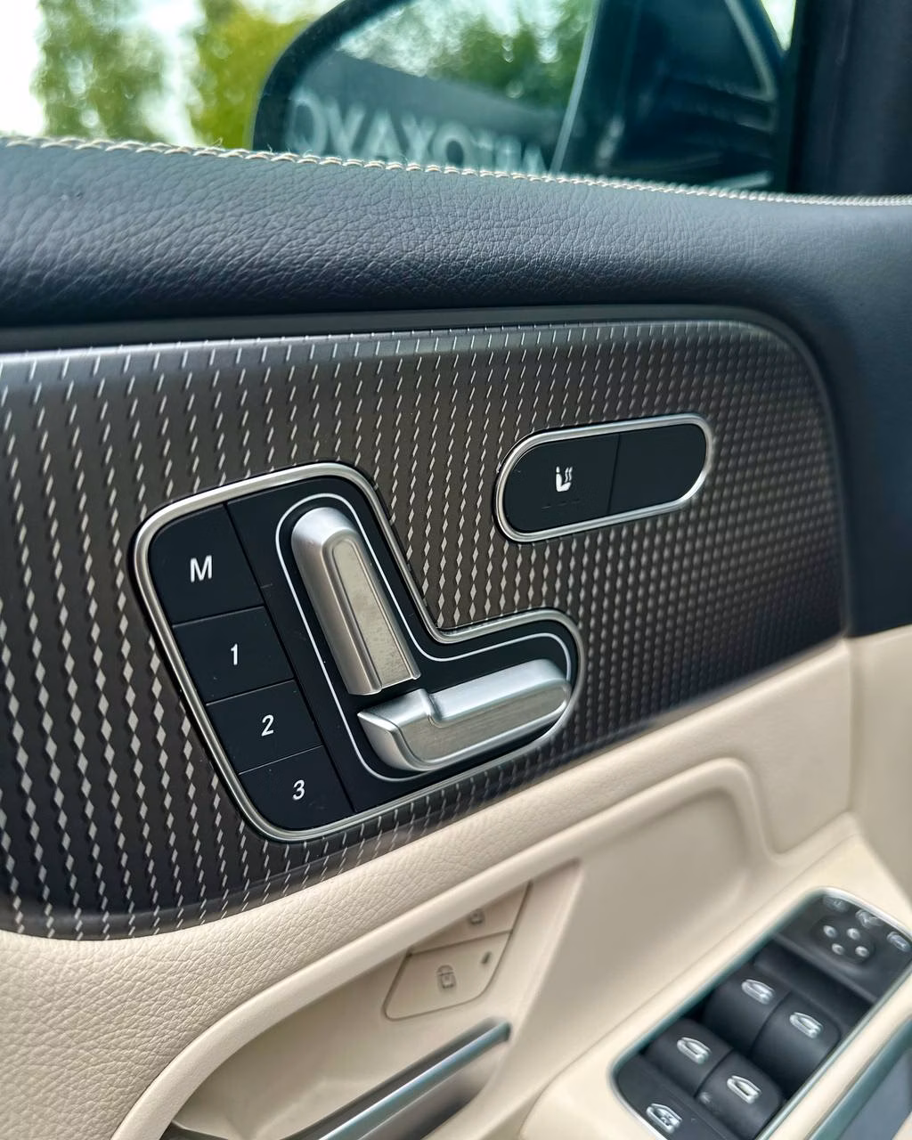 Mercedes-Benz GLB фото 12