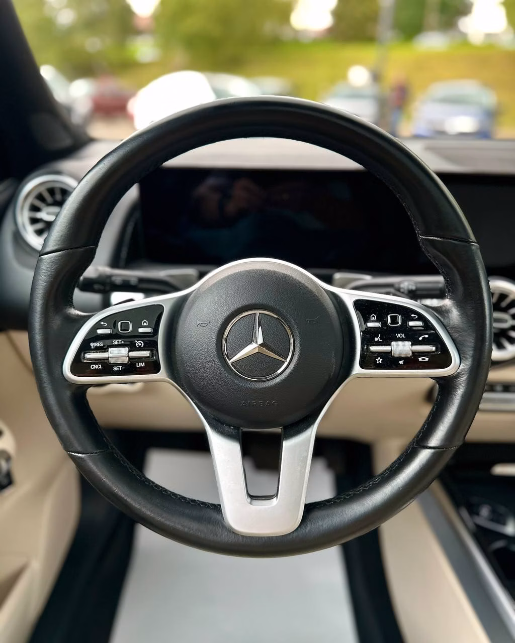 Mercedes-Benz GLB фото 16