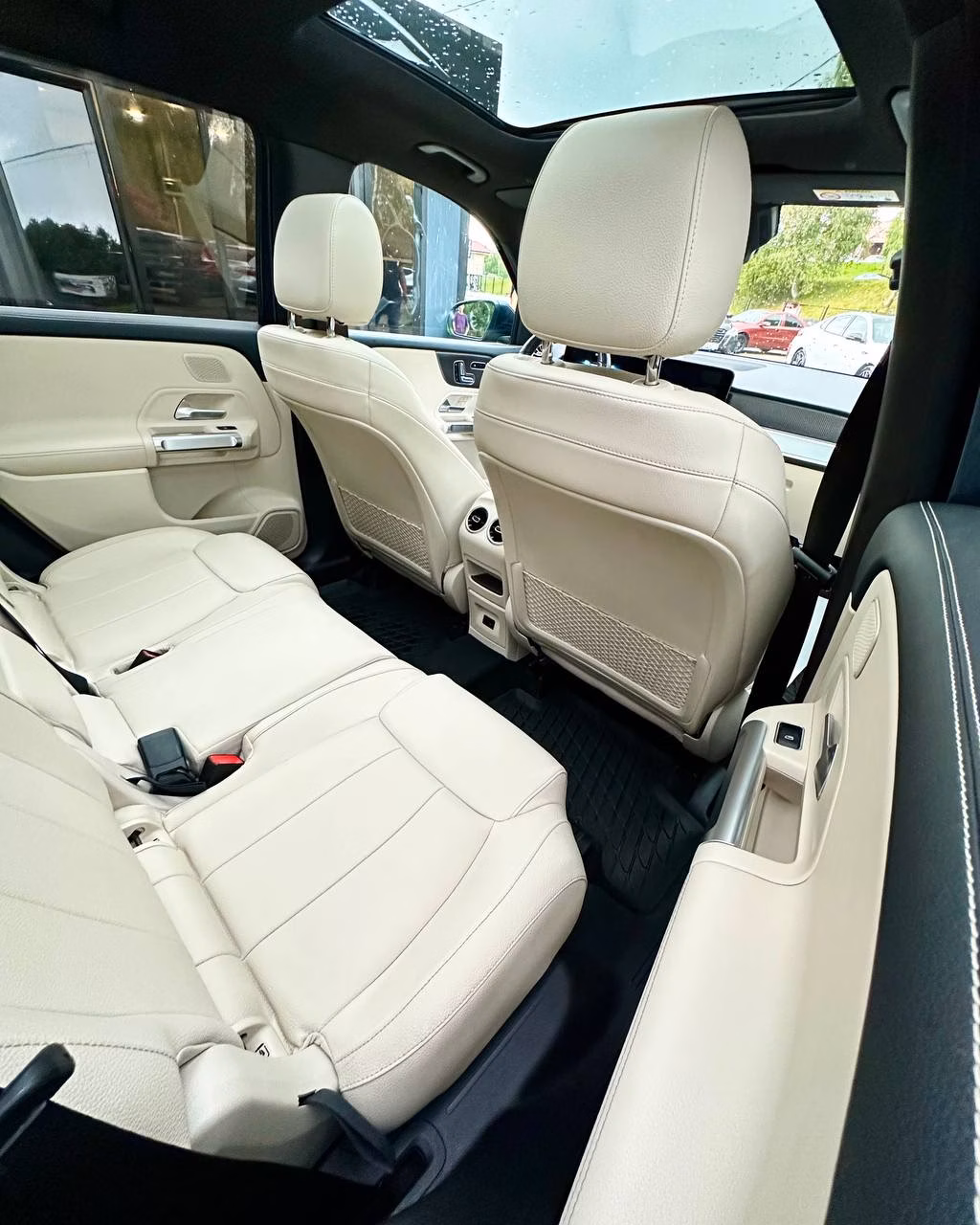 Mercedes-Benz GLB фото 22