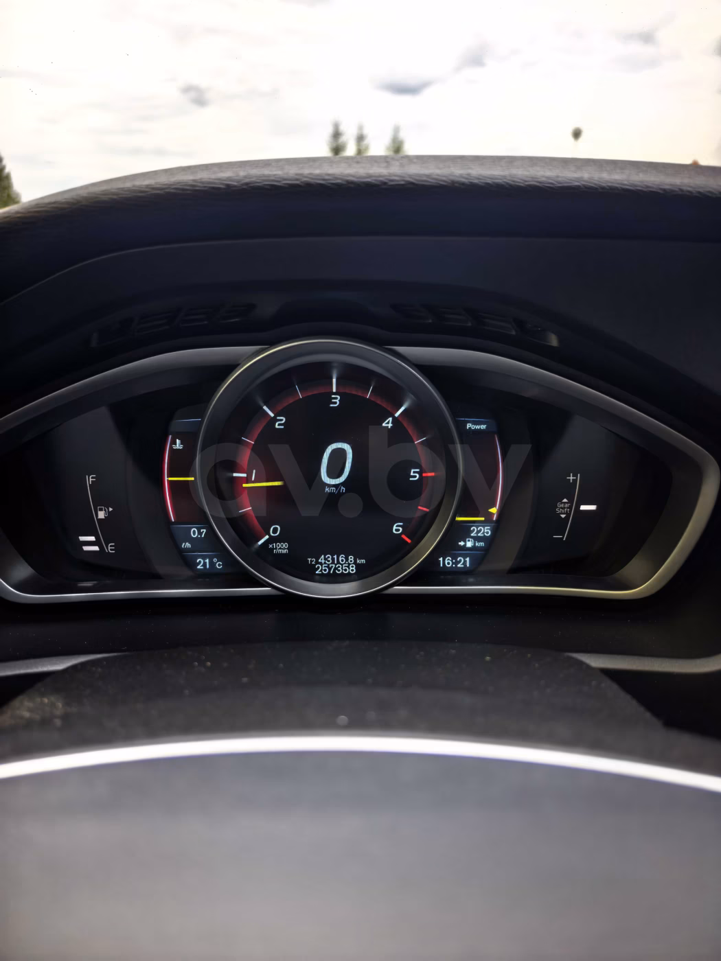 Volvo V40 фото 13